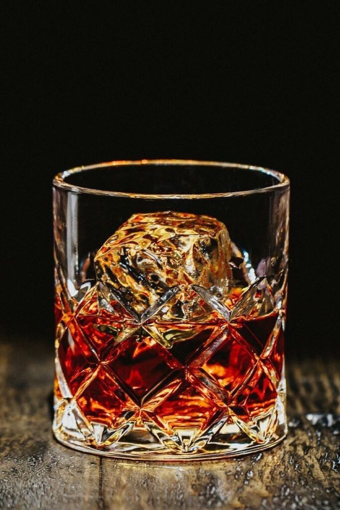 how to taste whiskey like a pro